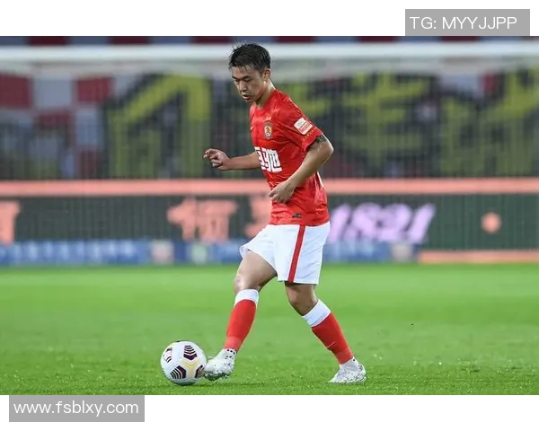 深圳足球队战术实力强劲荣登全国第六名引发关注与讨论 深圳足球队战术实力强劲荣登全国第六名引发关注与讨论